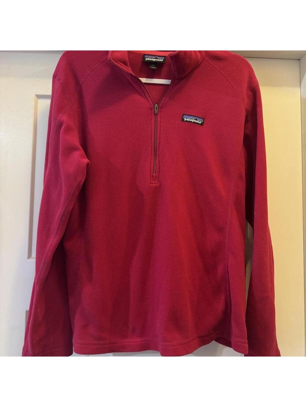 Patagonia Women's Red and Pink Sweatshirt